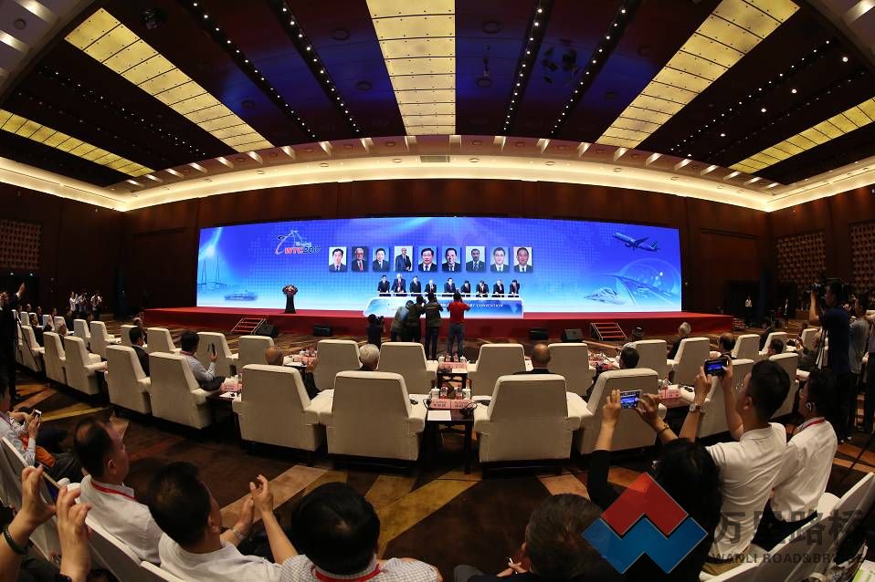 万里路桥闪耀亮相世界交通运输大会，众多技术和产品受参会领导和国际专家点赞！