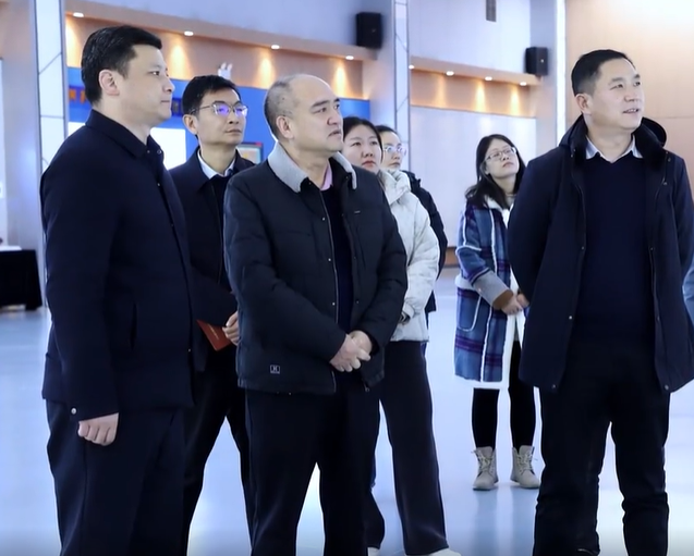 许昌市公共资源交易中心党组书记、主任黄自正一行莅临考察调研