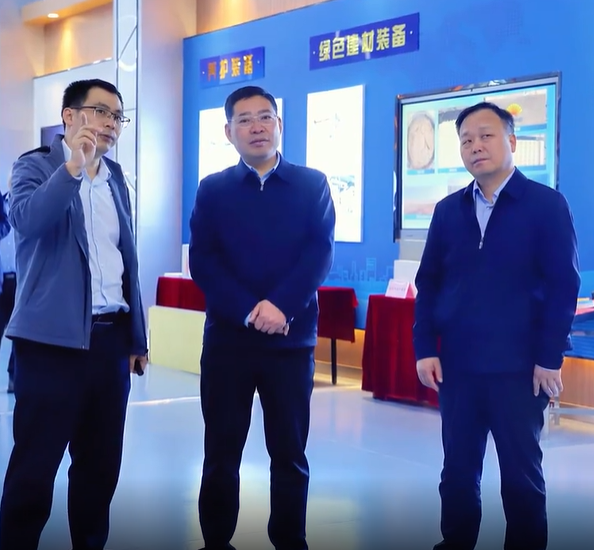 4月1日，河南省工业和信息化厅大数据产业发展局局长李俊岭一行莅临万里交科智能制造产业园考察调研。